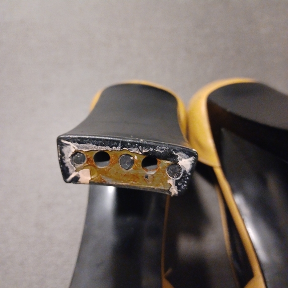 Nine West Women's Black and Tan Heels - Picture 7 of 8